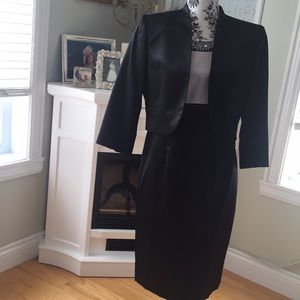 Little dress worn only once. excellent conditions